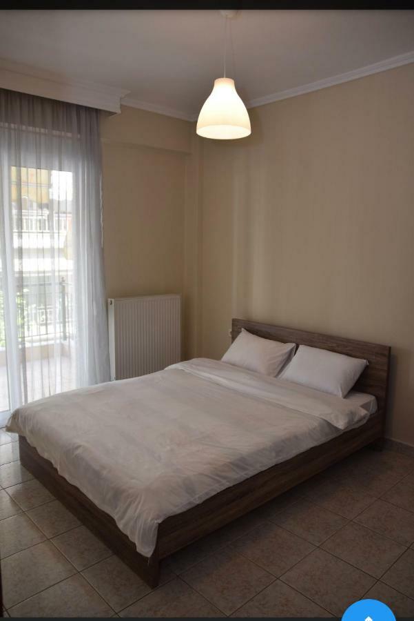 Neapoli Apartment *